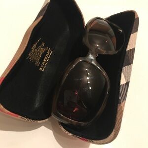 Authentic Burberry tortoiseshell sunglasses